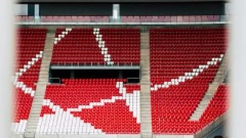 NBA激战：杜兰特强力突破，詹姆斯抛投一击中的