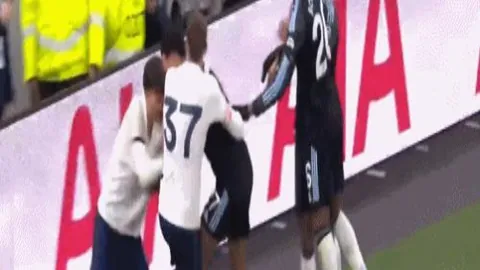 【历史对决精彩纷呈，实时让值揭秘：不容错过的公开课程大揭秘！】